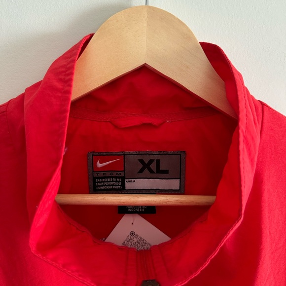 team nike vintage red windbreaker ☑️ - Picture 4 of 4